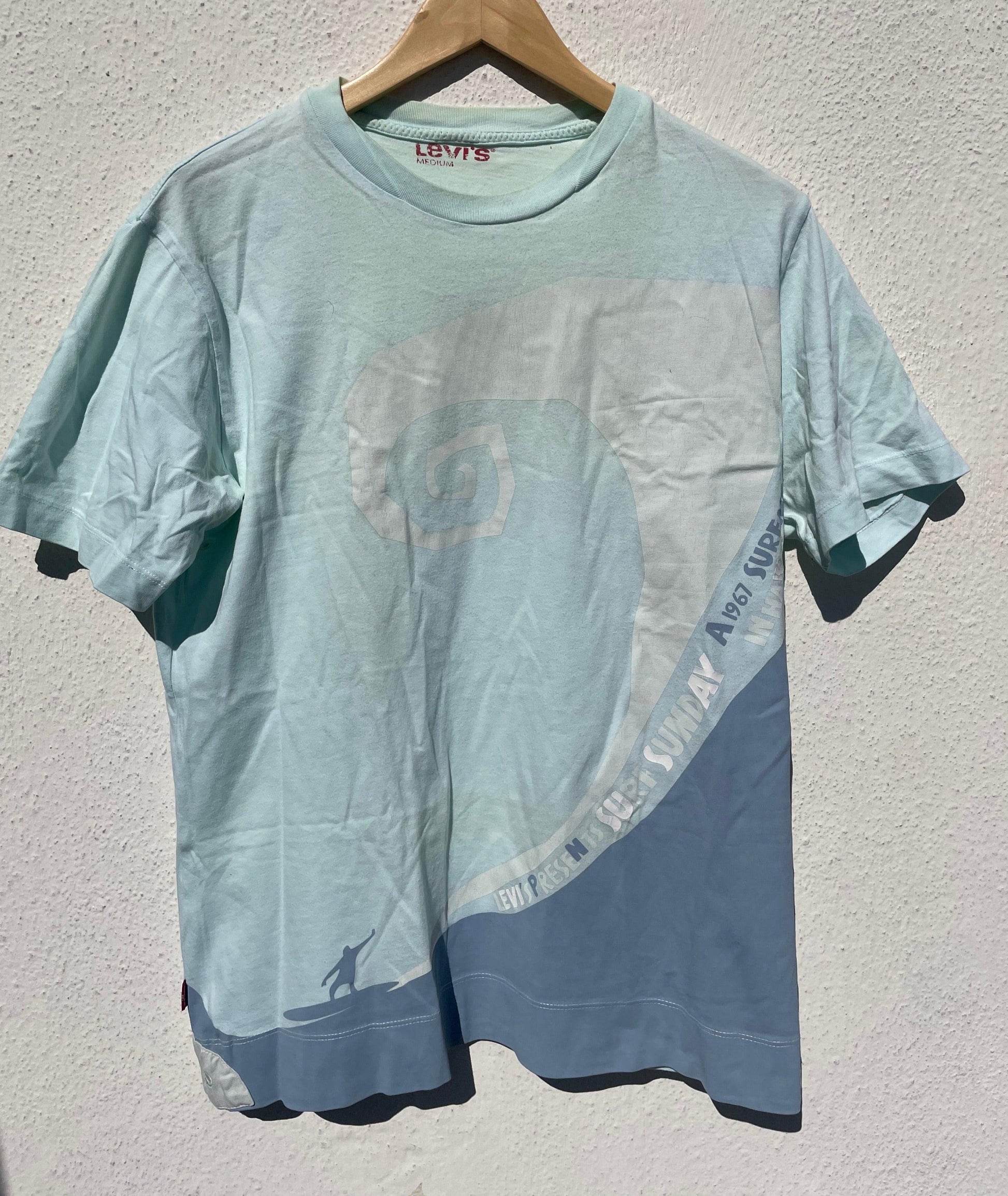 Levis T-Shirt - M - RE-Surf